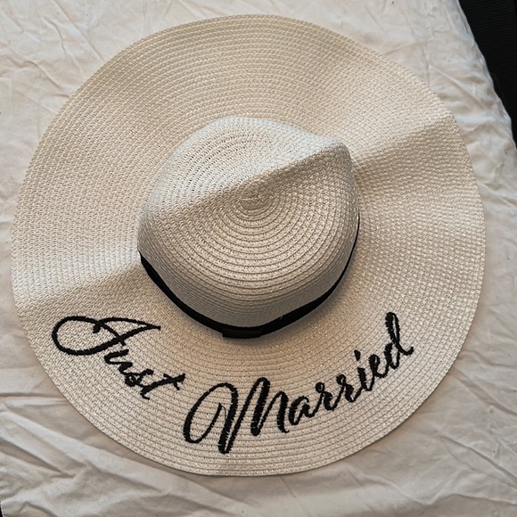 Just Married Hat - Picture 2 of 4